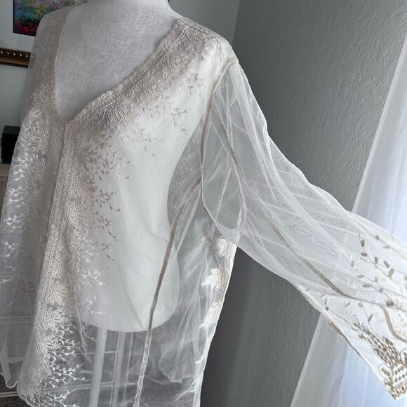 Ultra pink mesh embroidered boho top - Picture 4 of 8